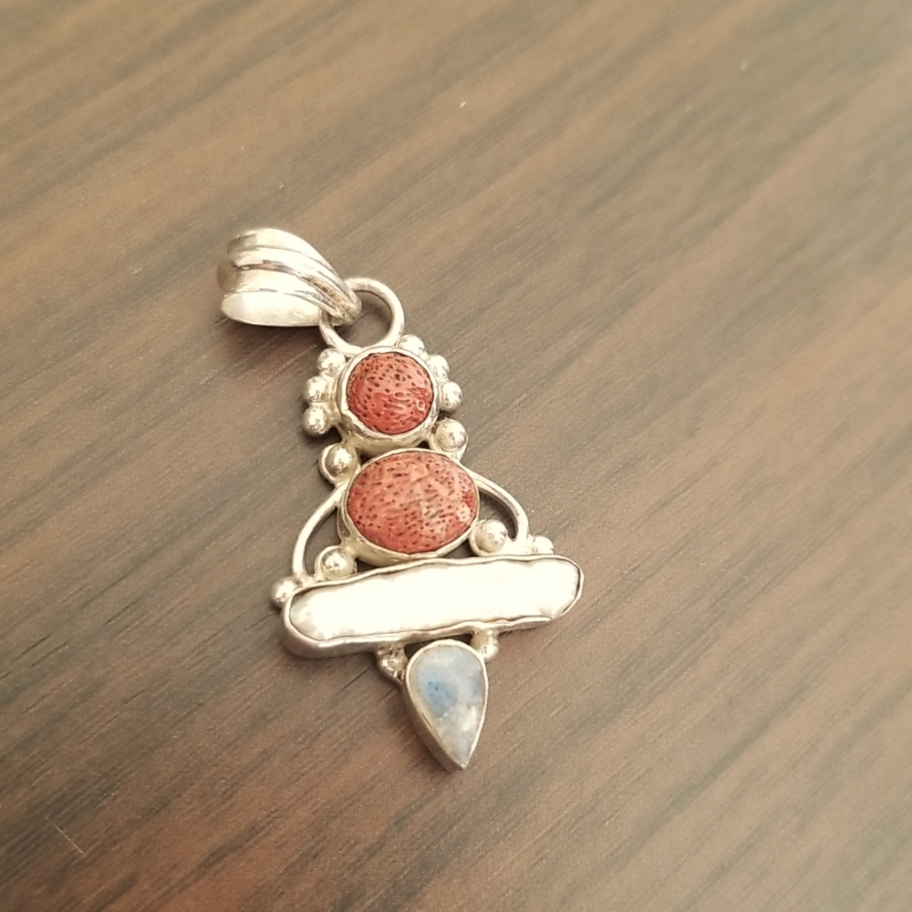 Pendant Semi Precious stones with pearl